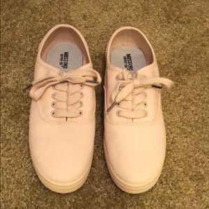 Light pink tennis shoes